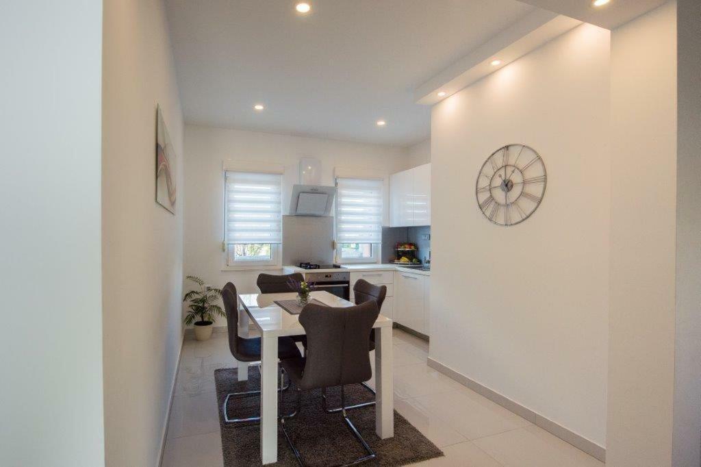 Apartment Sunce Подстрана Екстериор снимка